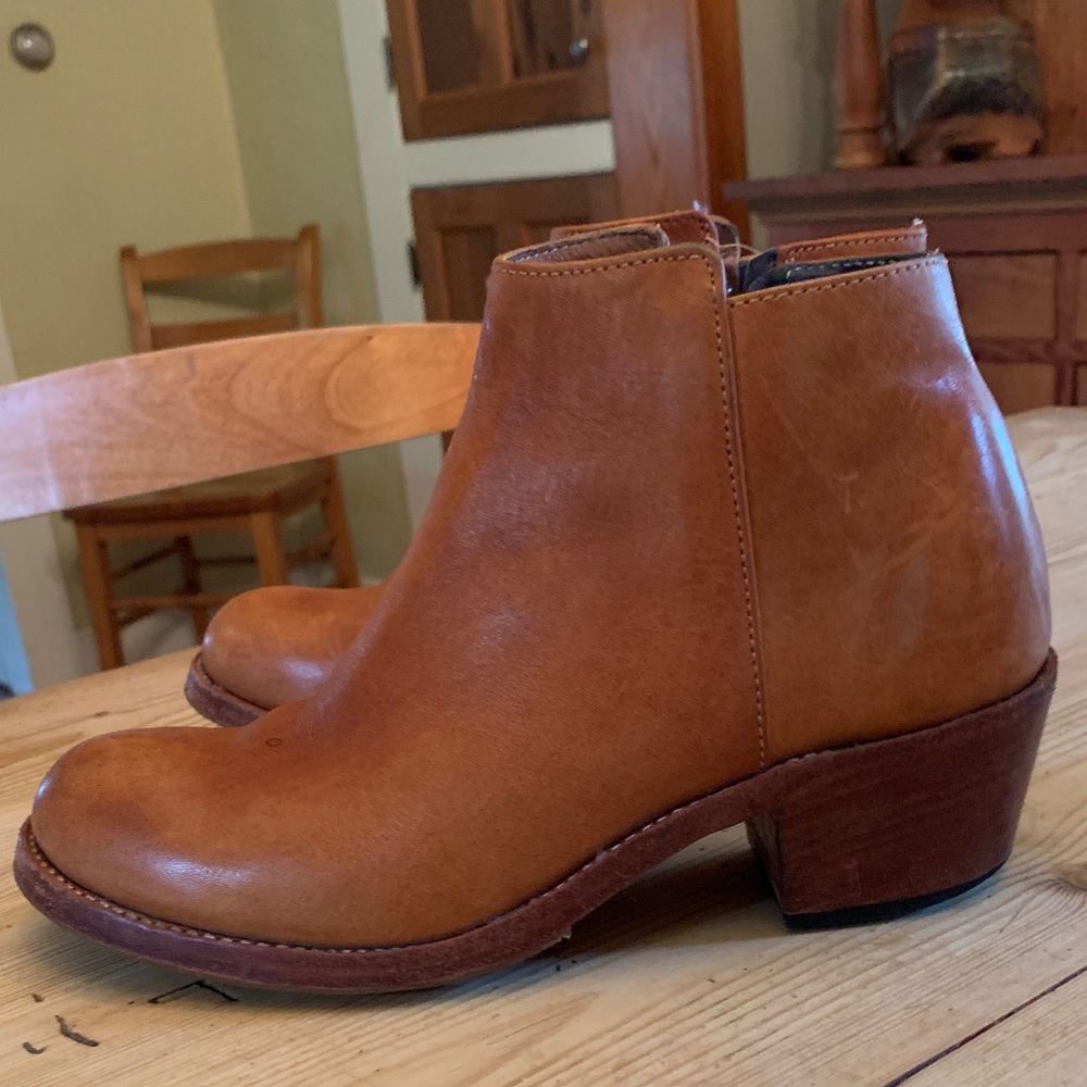 Adelante Leather Ankle Booties